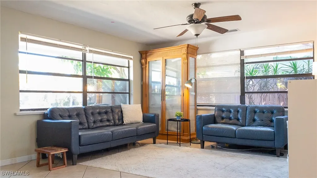 814 109th Avenue N Naples FL 34108