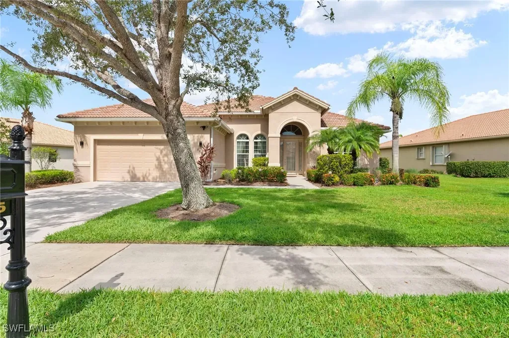 8095 Piedmont Drive Naples FL 34104