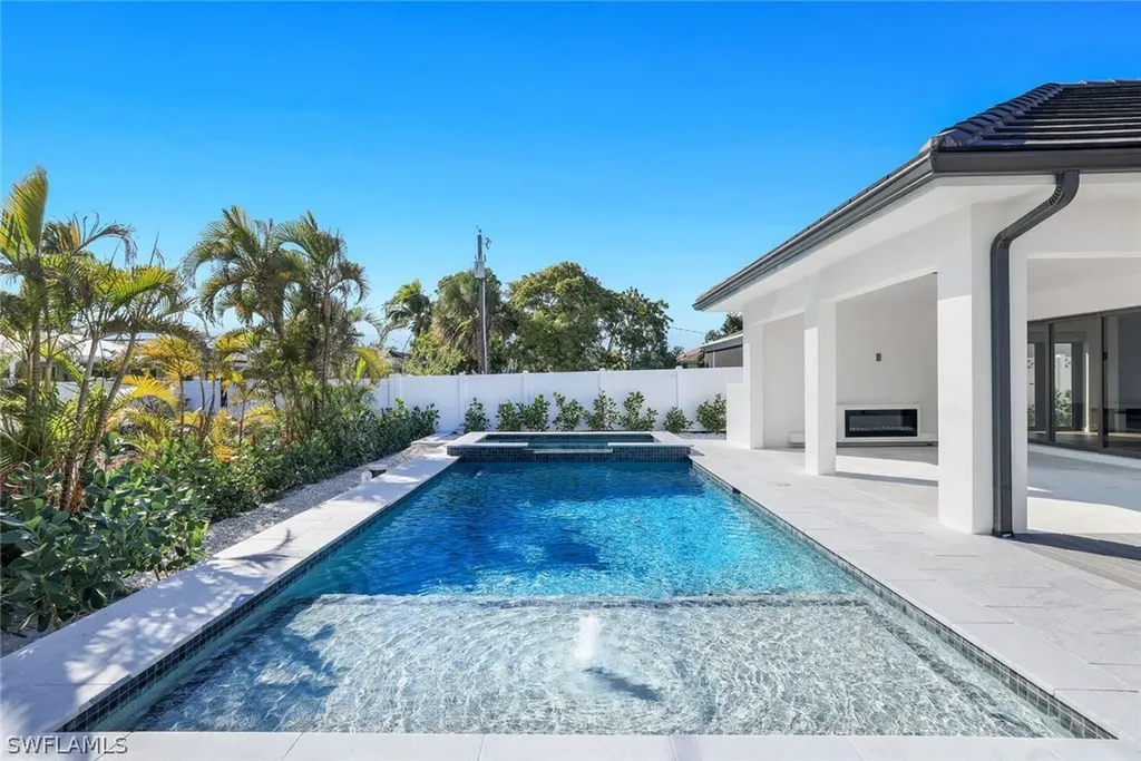 10771 6th Street Naples FL 34108