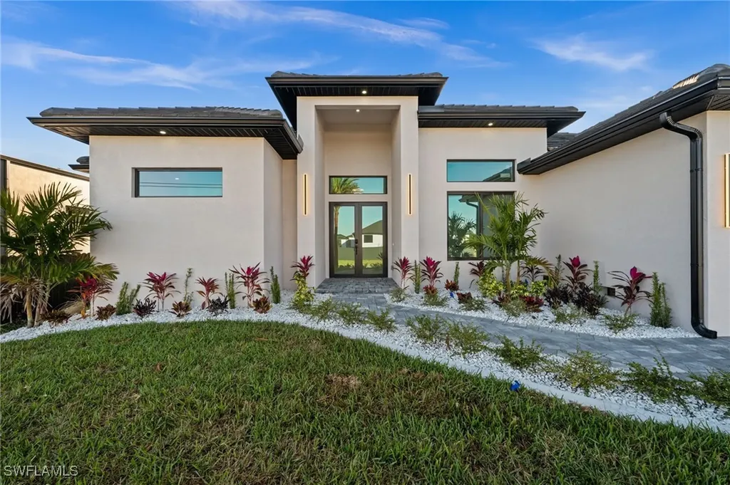 109 SW 37th Place Cape Coral FL 33991