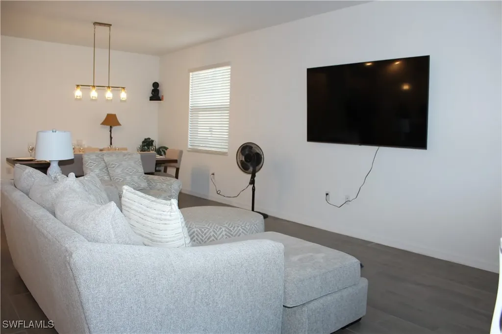 2261 Avocado Lane Naples FL 34120