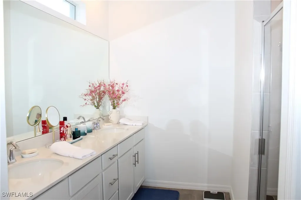 2261 Avocado Lane Naples FL 34120