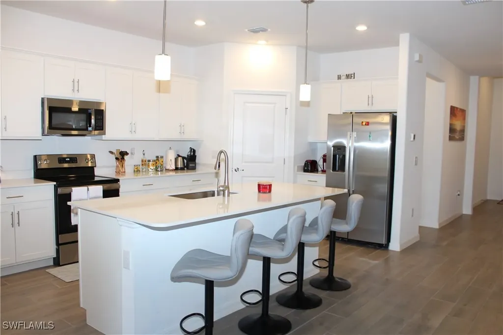 2261 Avocado Lane Naples FL 34120