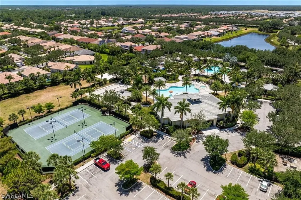 2261 Avocado Lane Naples FL 34120