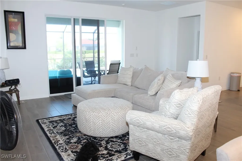2261 Avocado Lane Naples FL 34120
