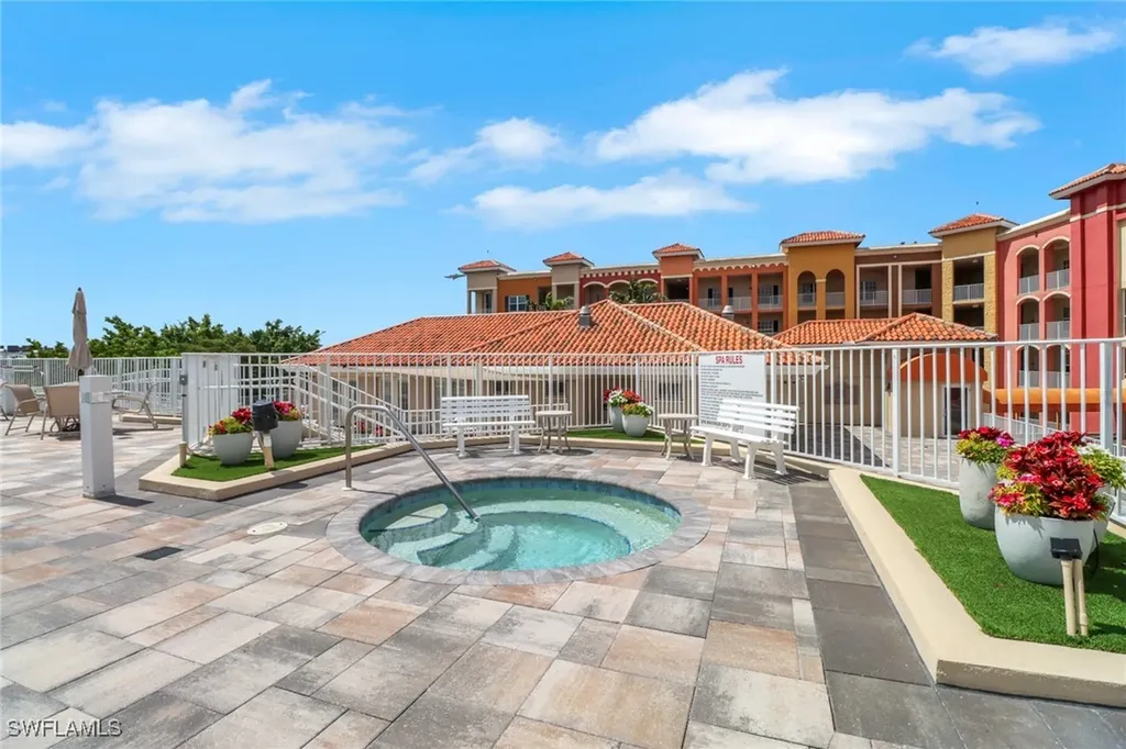 401 Bayfront Place Naples FL 34102