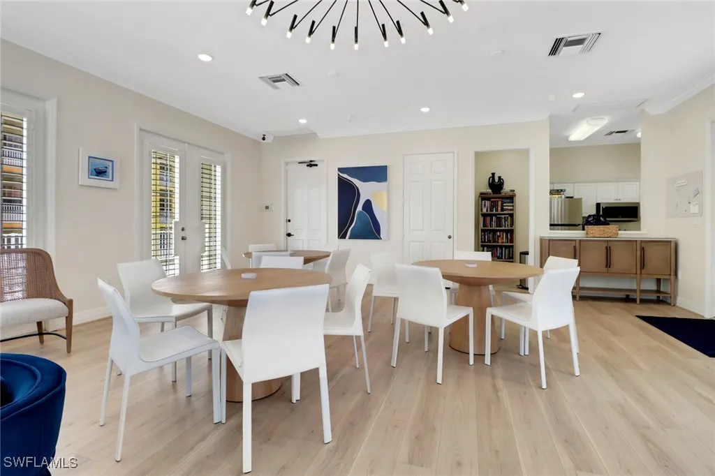 401 Bayfront Place Naples FL 34102