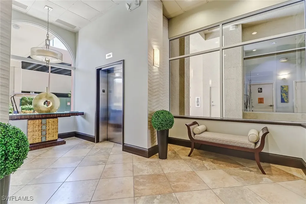 401 Bayfront Place Naples FL 34102