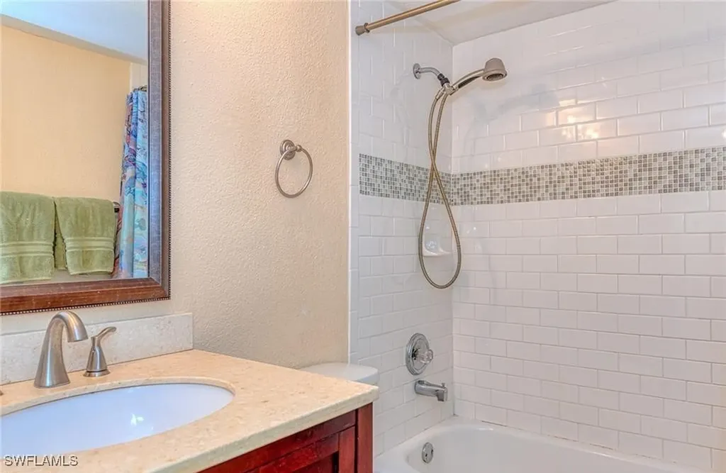 4290 Gulfstream Drive Naples FL 34112