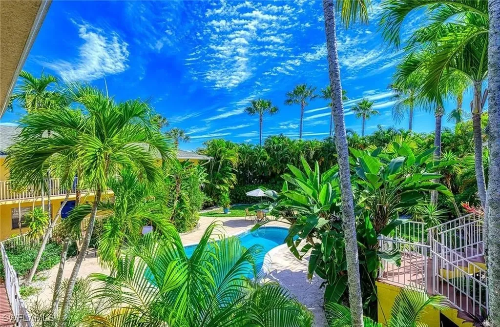 4290 Gulfstream Drive Naples FL 34112