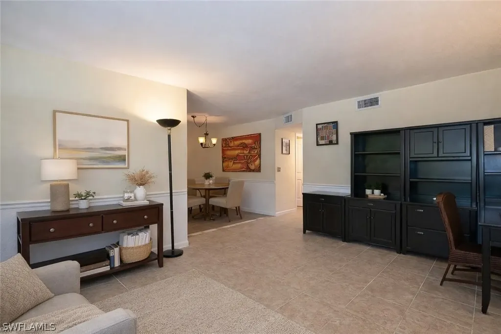 4290 Gulfstream Drive Naples FL 34112