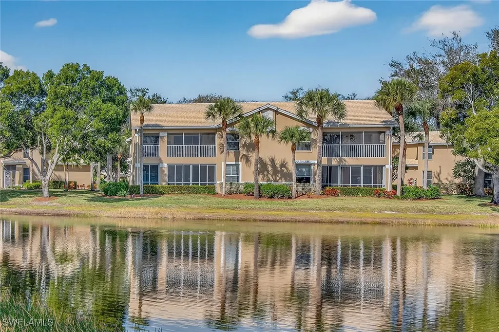 Bonita Springs FL, 24766 Lakemont Cove Lane, Unit 202