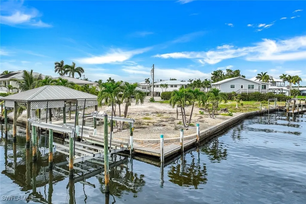 18 Avenida Carita Fort Myers Beach FL 33931