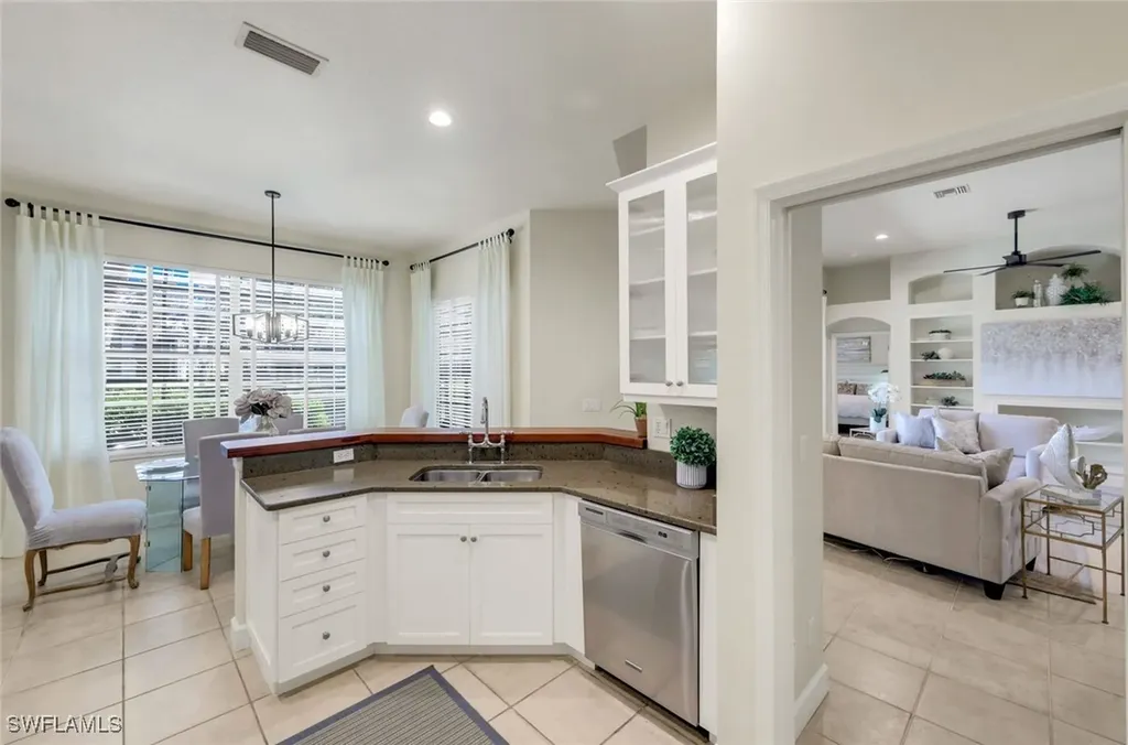 2328 Island Cove Circle Naples FL 34109