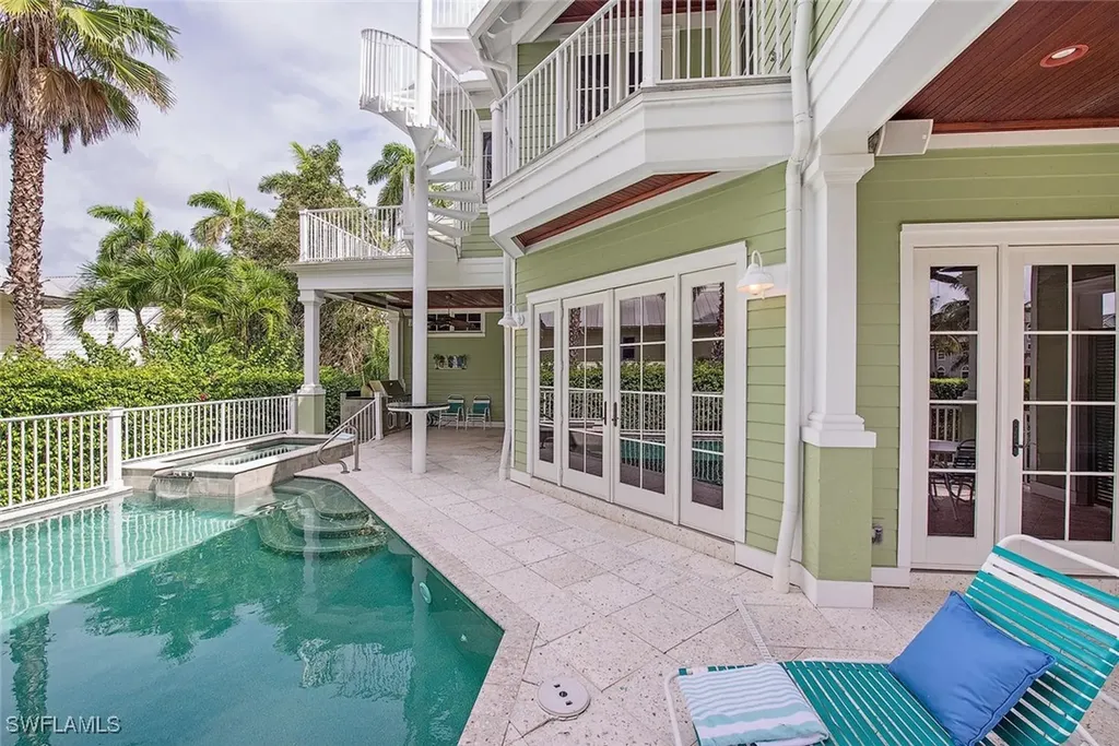 85 13th Avenue S Naples FL 34102