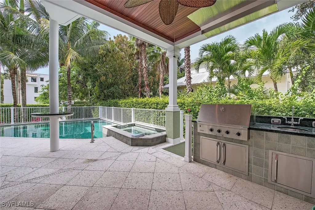 85 13th Avenue S Naples FL 34102