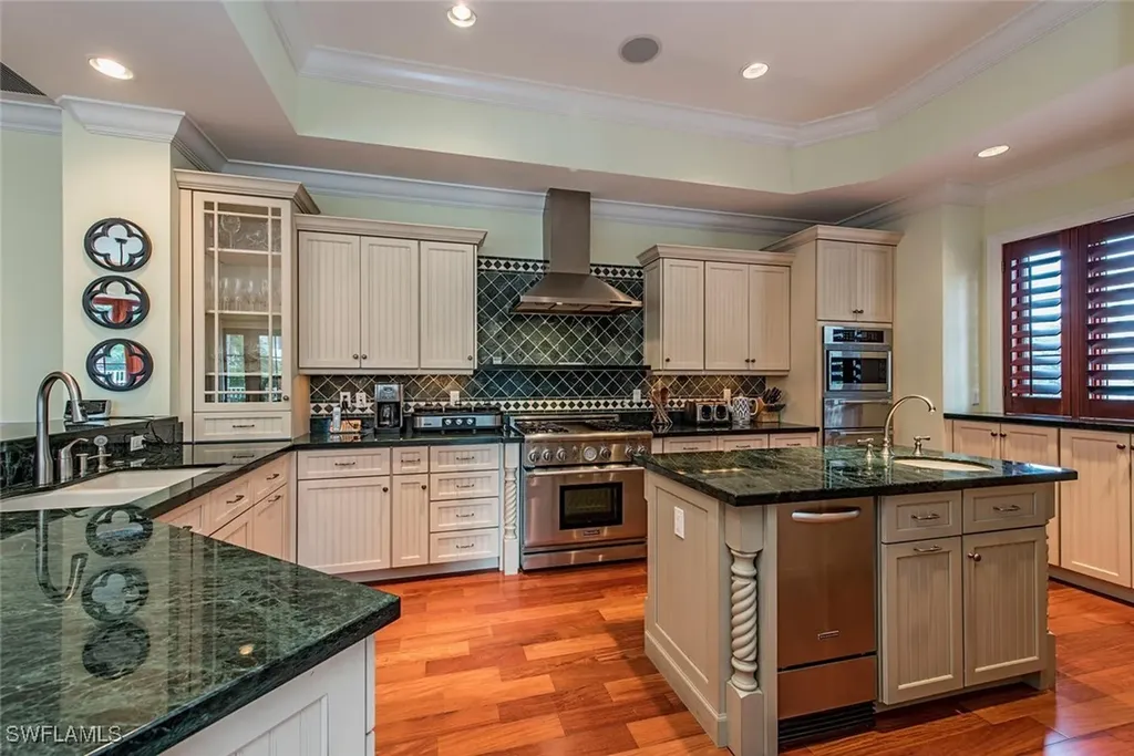 85 13th Avenue S Naples FL 34102