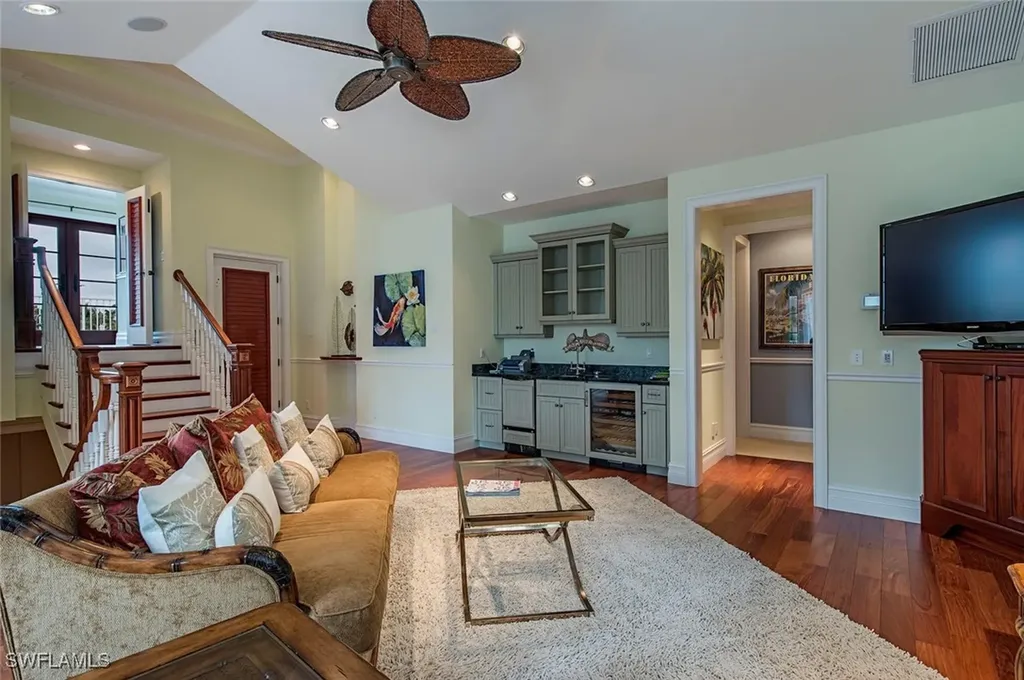 85 13th Avenue S Naples FL 34102