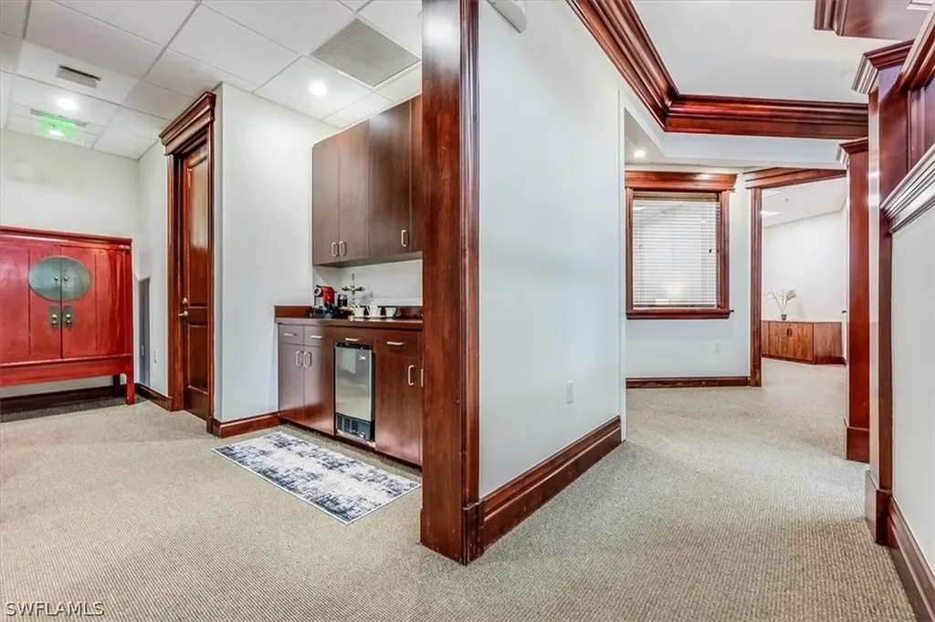 599 Tamiami Trail N Naples FL 34102