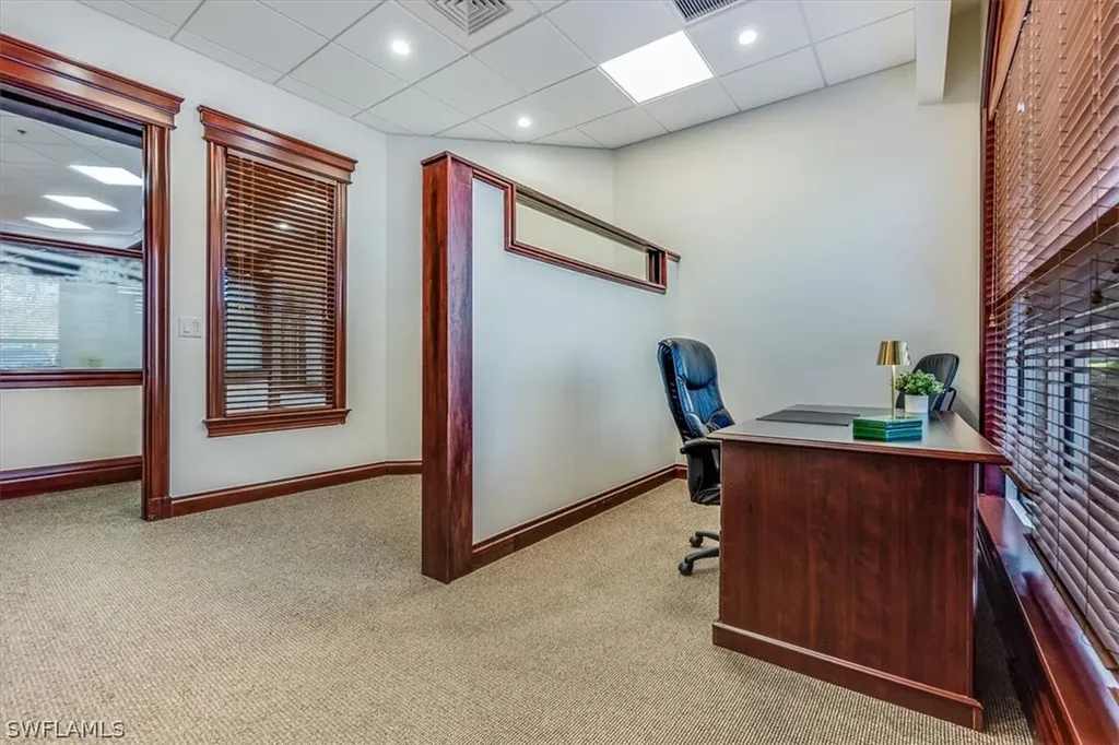 599 Tamiami Trail N Naples FL 34102