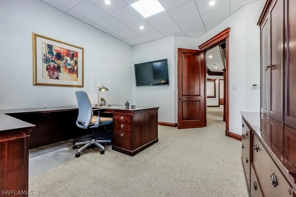 599 Tamiami Trail N Naples FL 34102