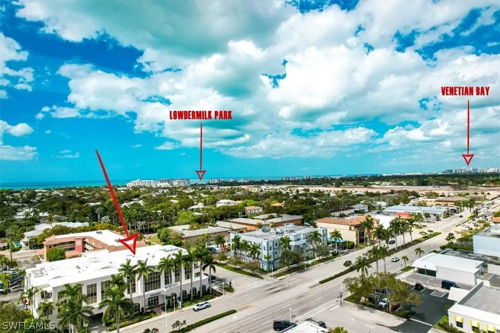 599 Tamiami Trail N Naples FL 34102