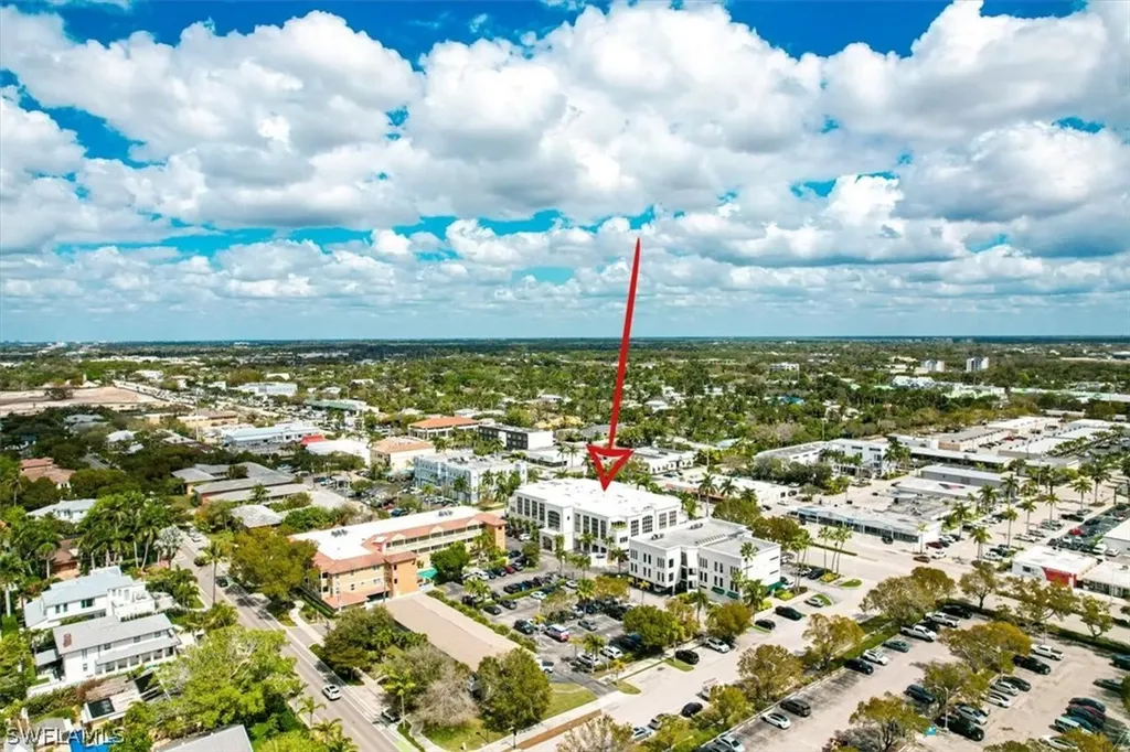 599 Tamiami Trail N Naples FL 34102
