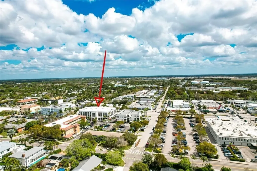 599 Tamiami Trail N Naples FL 34102