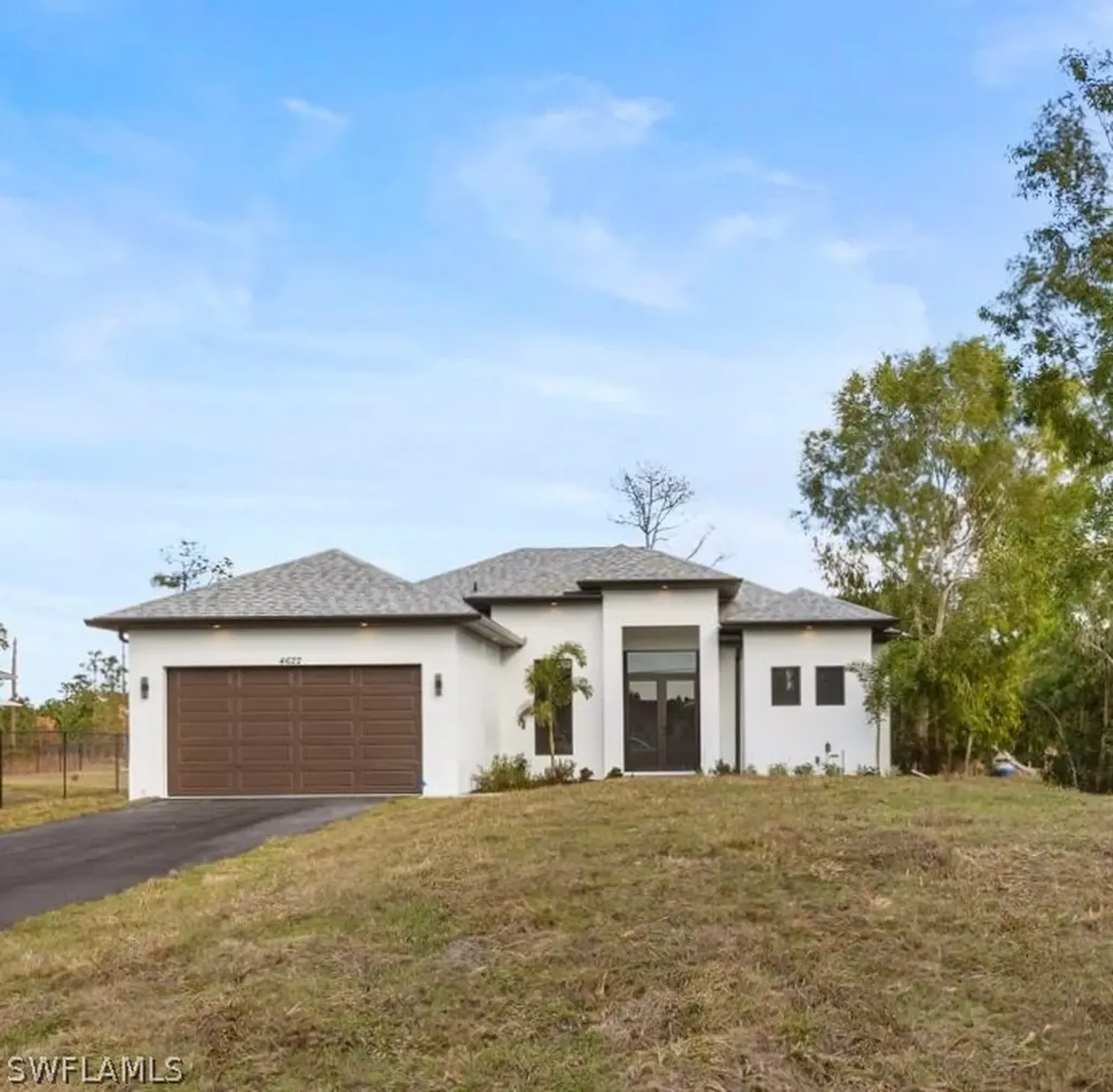 4622 Everglades Boulevard N Naples FL 34120