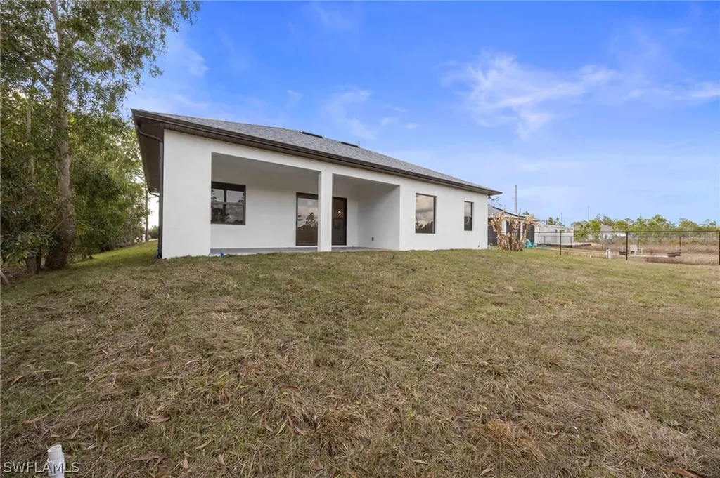 4622 Everglades Boulevard N Naples FL 34120