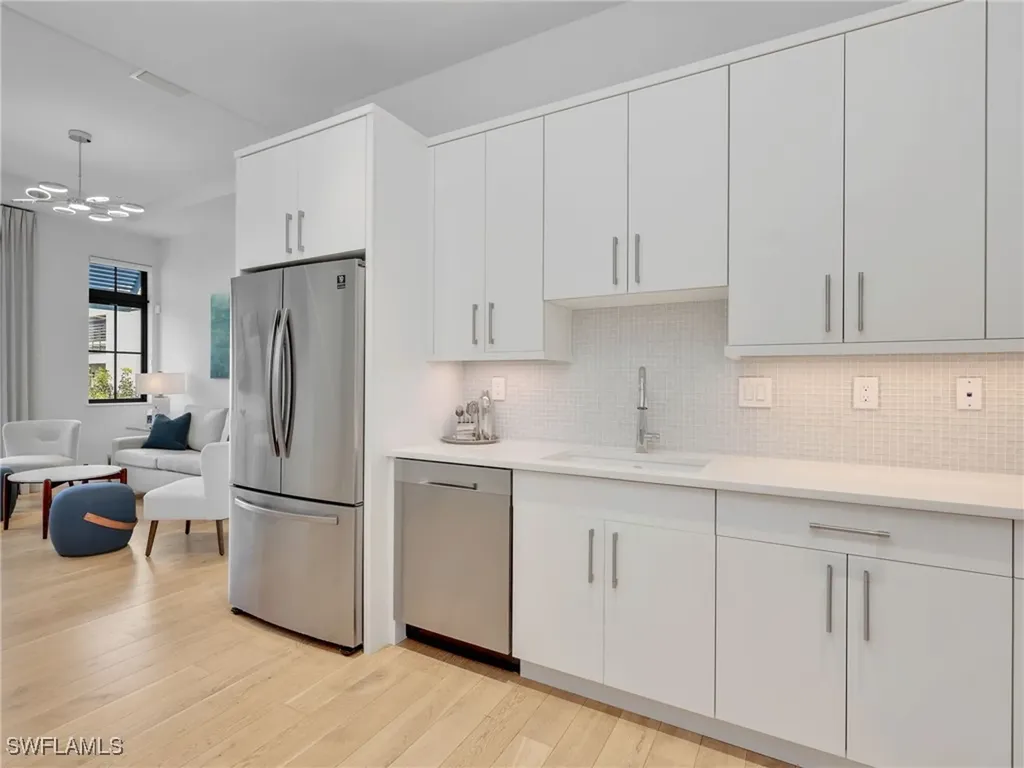 101 8th Street S Naples FL 34102