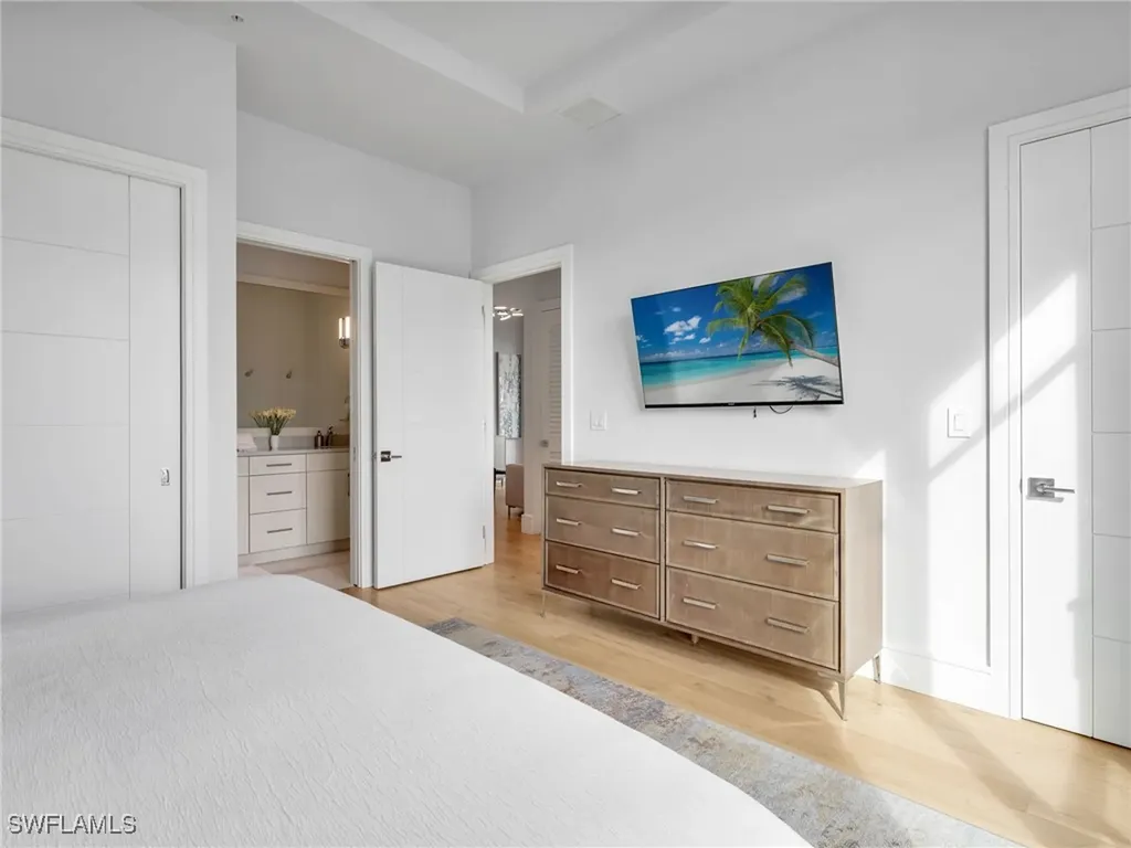 101 8th Street S Naples FL 34102