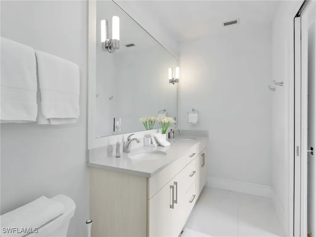 101 8th Street S Naples FL 34102