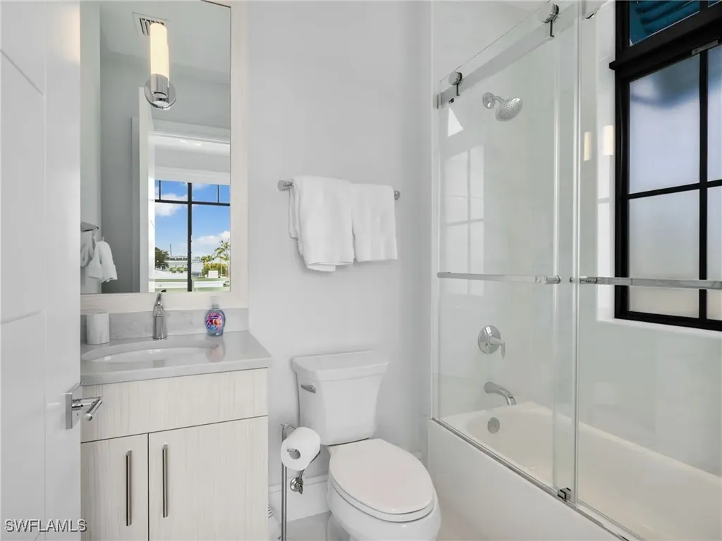 101 8th Street S Naples FL 34102