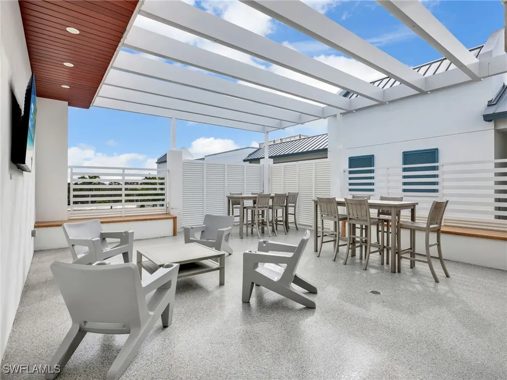 101 8th Street S Naples FL 34102