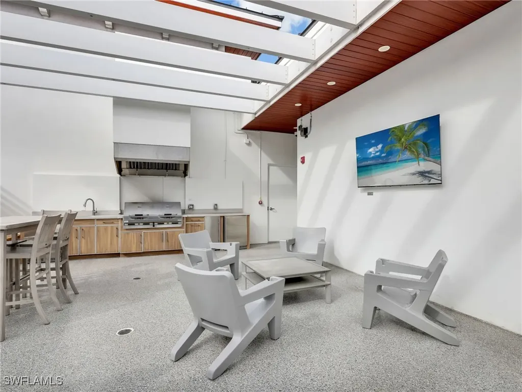 101 8th Street S Naples FL 34102