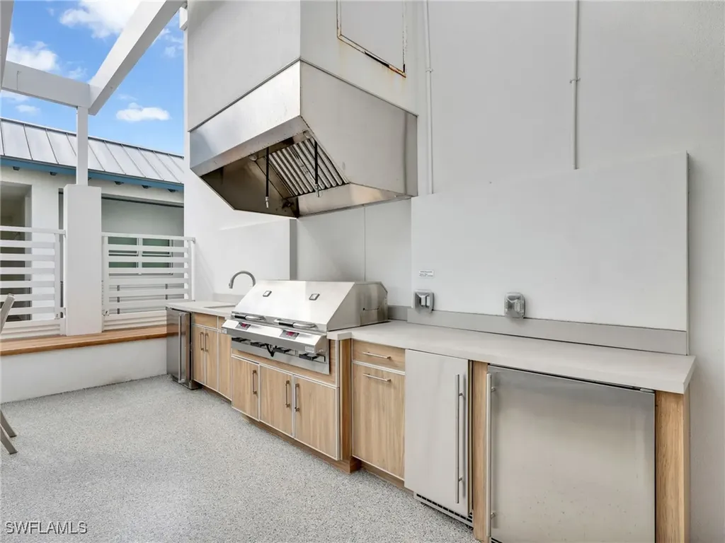 101 8th Street S Naples FL 34102