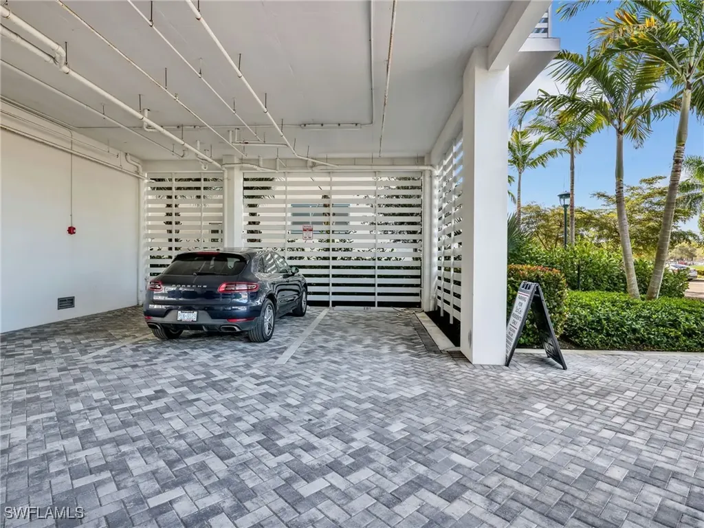 101 8th Street S Naples FL 34102