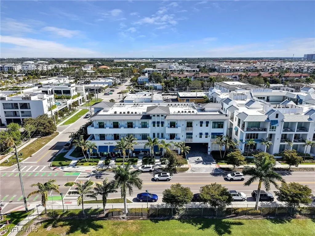 101 8th Street S Naples FL 34102