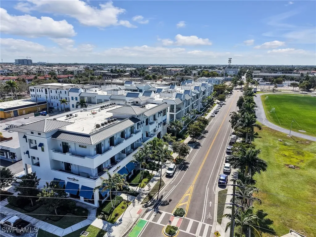 101 8th Street S Naples FL 34102