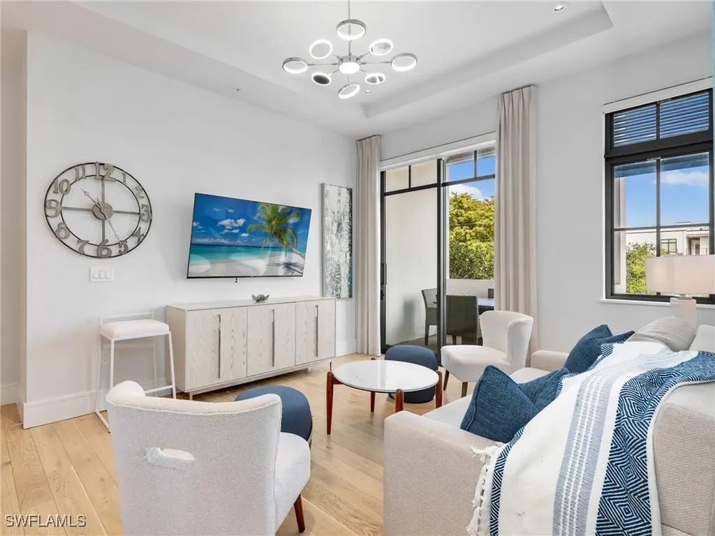 101 8th Street S Naples FL 34102