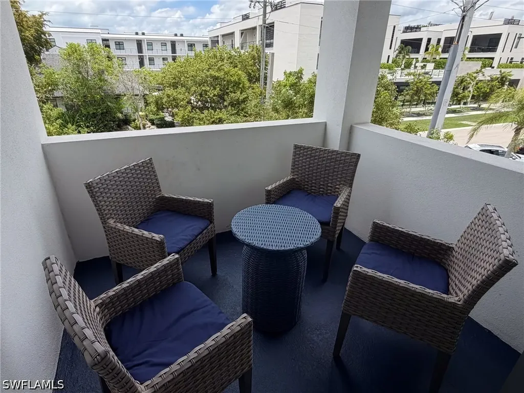 101 8th Street S Naples FL 34102