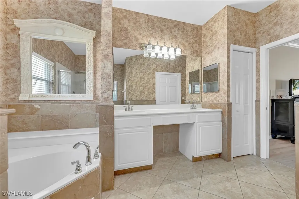 104 Glen Eagle Circle Naples FL 34104