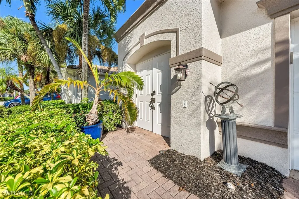 104 Glen Eagle Circle Naples FL 34104