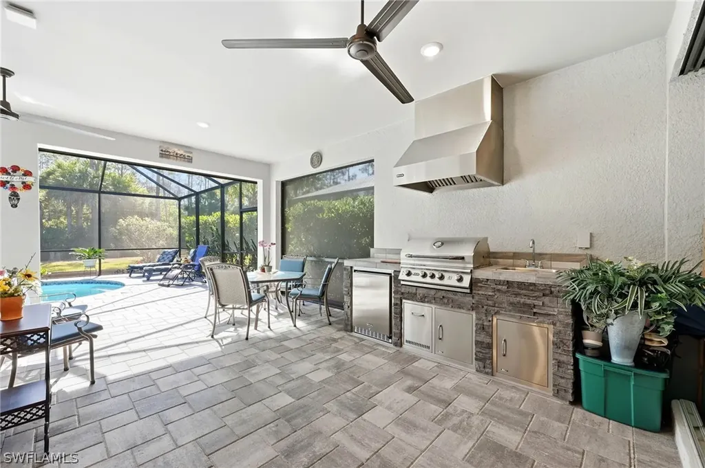 6844 Winding Cypress Drive Naples FL 34114