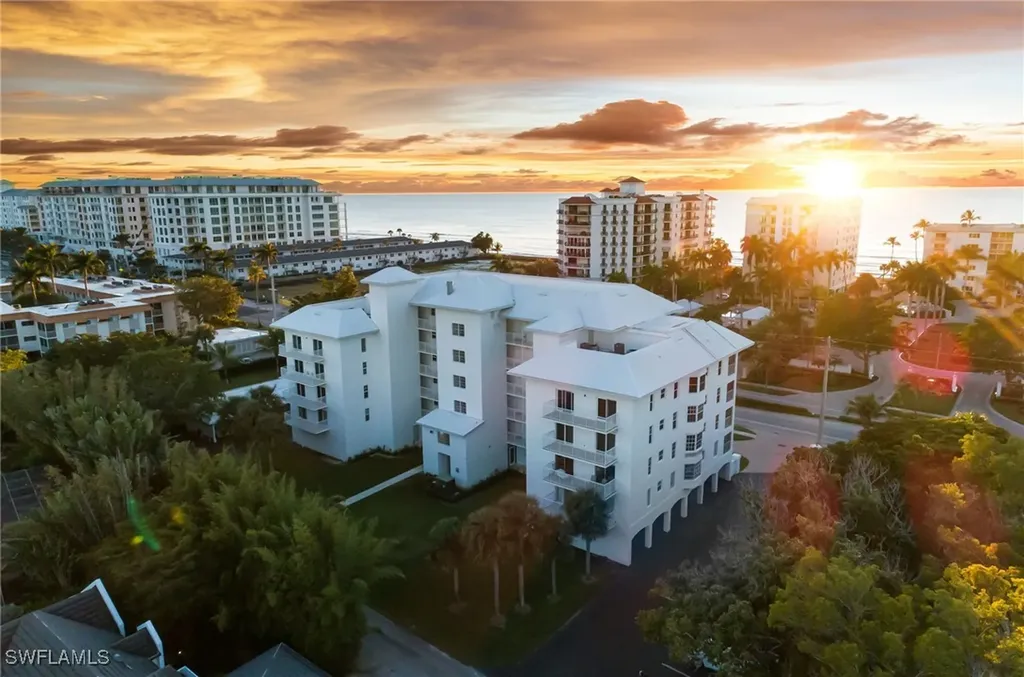 1200 Gulf Shore Boulevard N Naples FL 34102