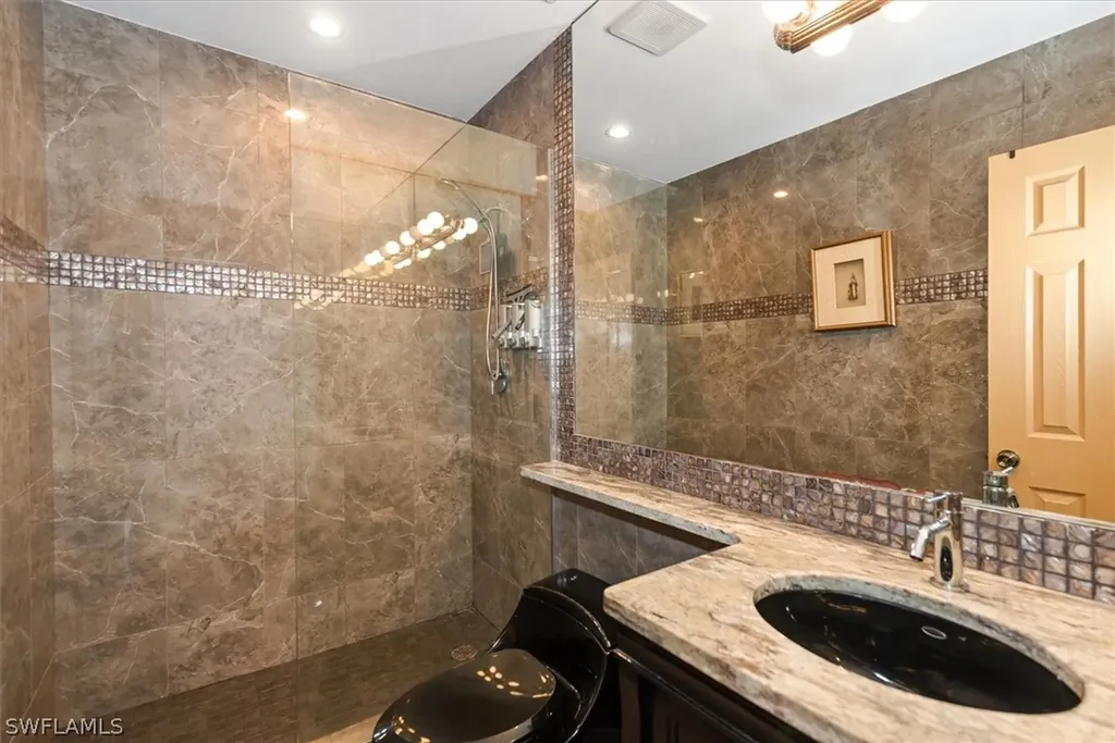 498 Broad Avenue S Naples FL 34102