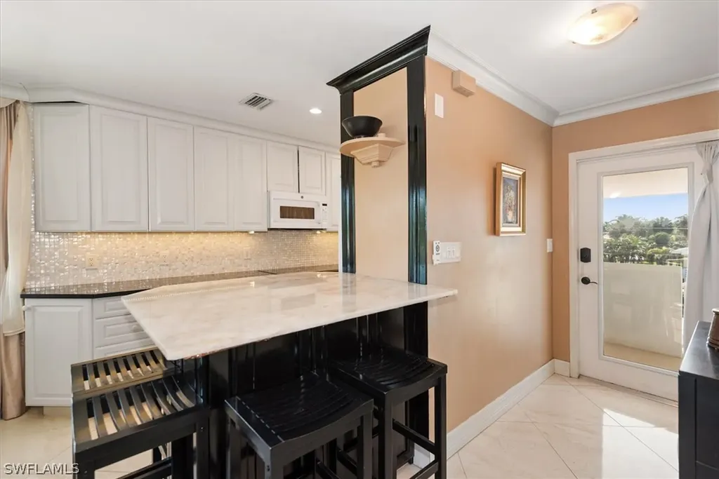 498 Broad Avenue S Naples FL 34102