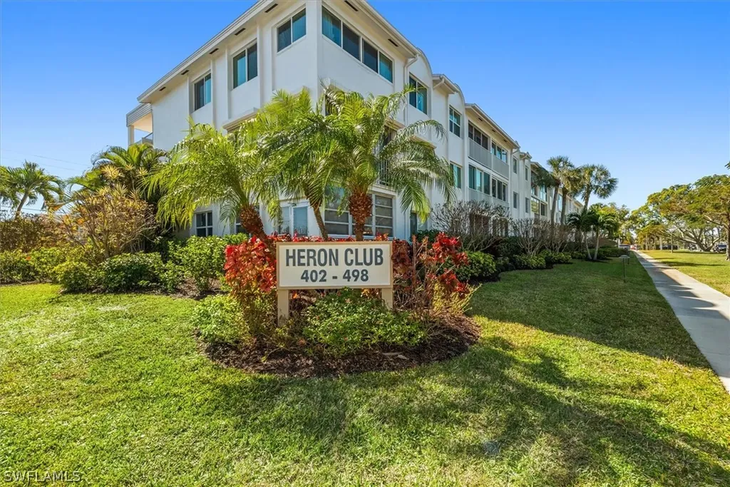 498 Broad Avenue S Naples FL 34102