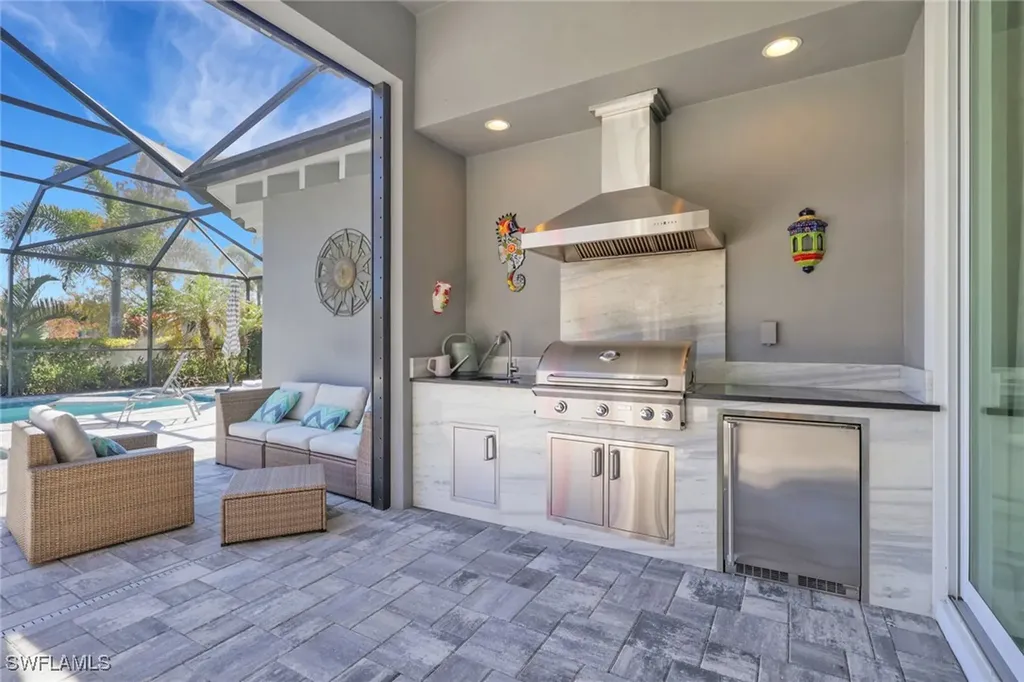 6394 Warwick Avenue Naples FL 34113